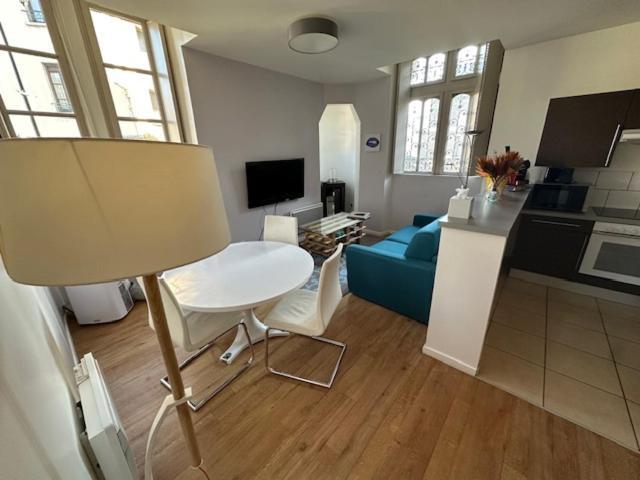 Cocon Au Calme Sur Vezere Apartment Uzerche Exterior foto